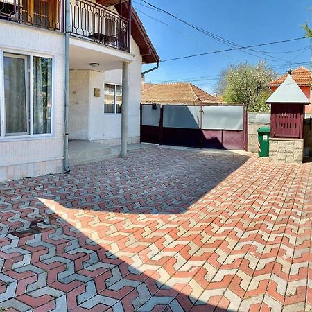 Casa Debora Hotel Haţeg Екстериор снимка