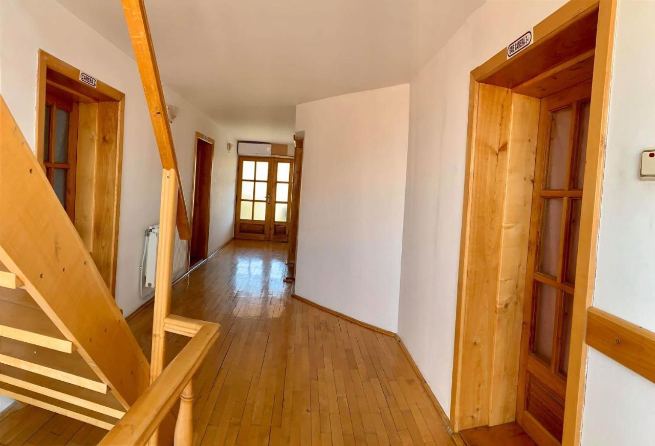 Casa Debora Hotel Haţeg Екстериор снимка