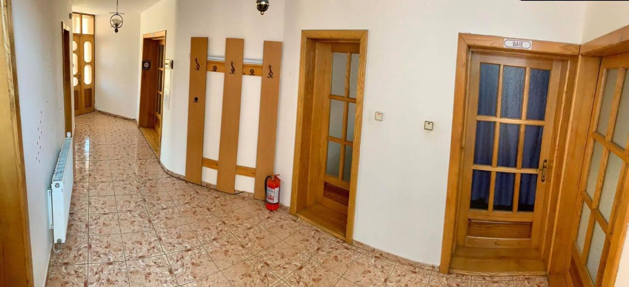 Casa Debora Hotel Haţeg Екстериор снимка