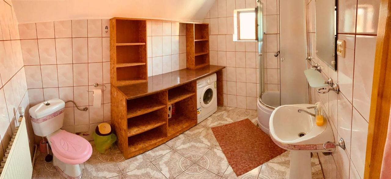 Casa Debora Hotel Haţeg Екстериор снимка